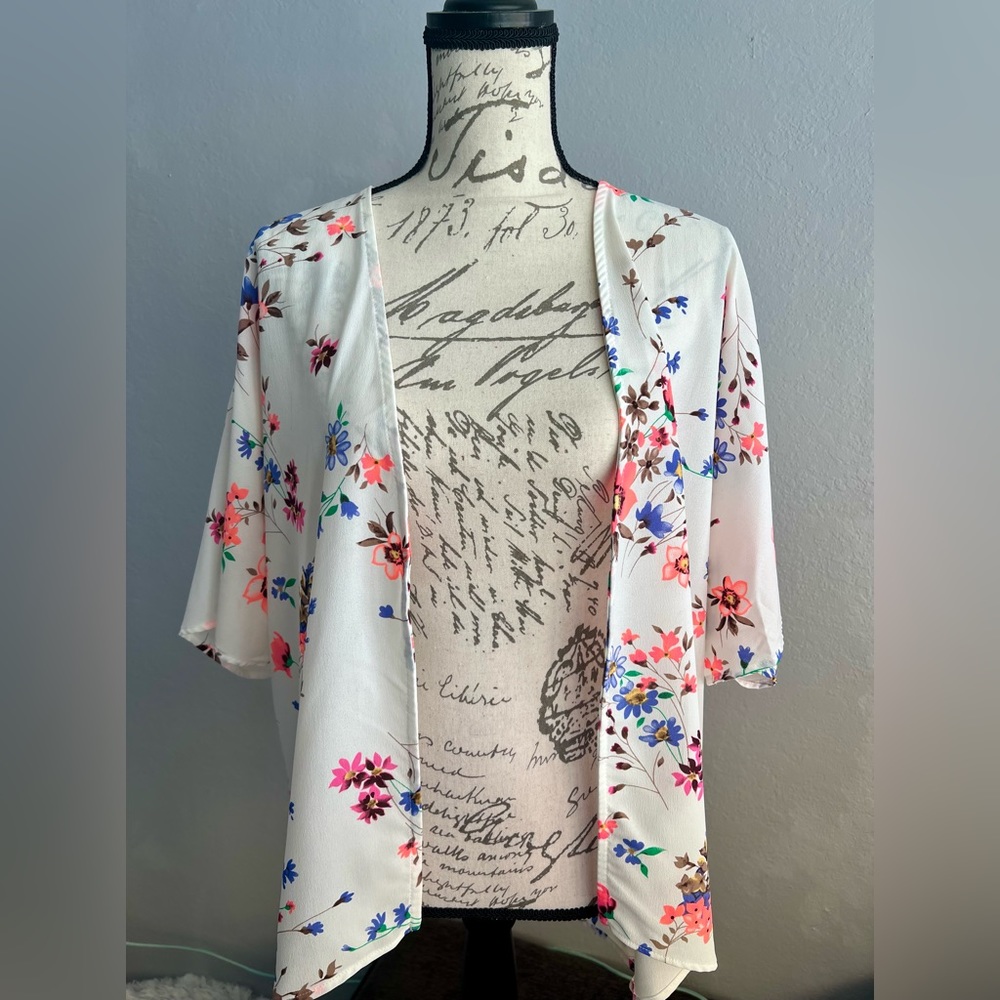 Floral Miami flowy/kimono style blouse